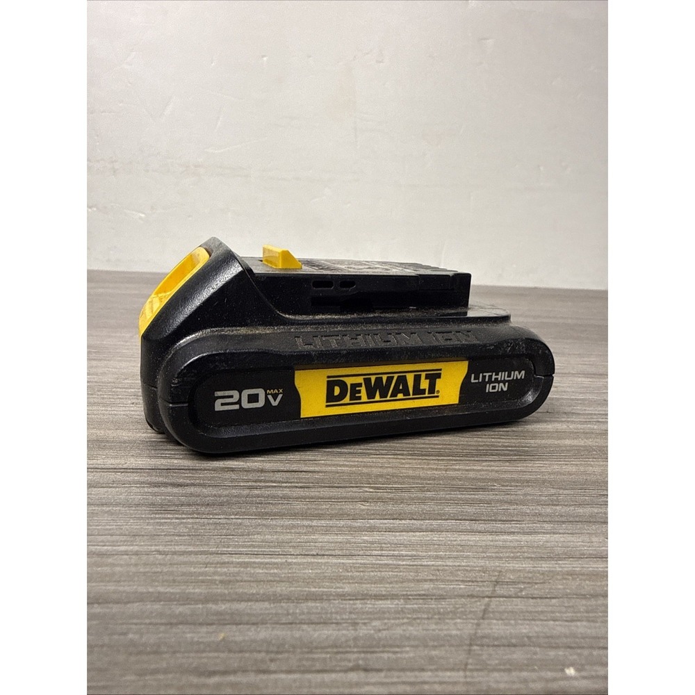 DEWALT DCB201 20V MAX 1.5 Ah Lithium-Ion Battery 234162